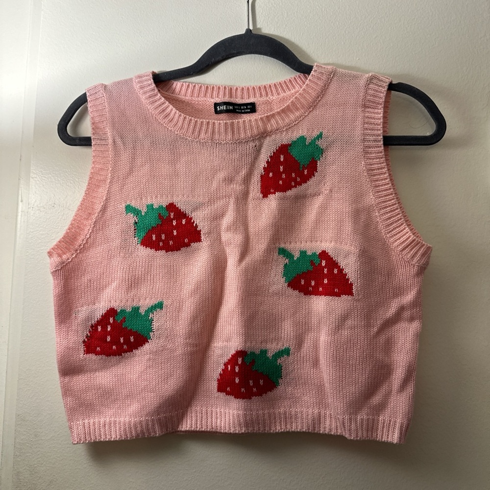 Shein Women Pink Strawberry Print Knit Crew Neck Crop Sleeveless Vest Sweater  S